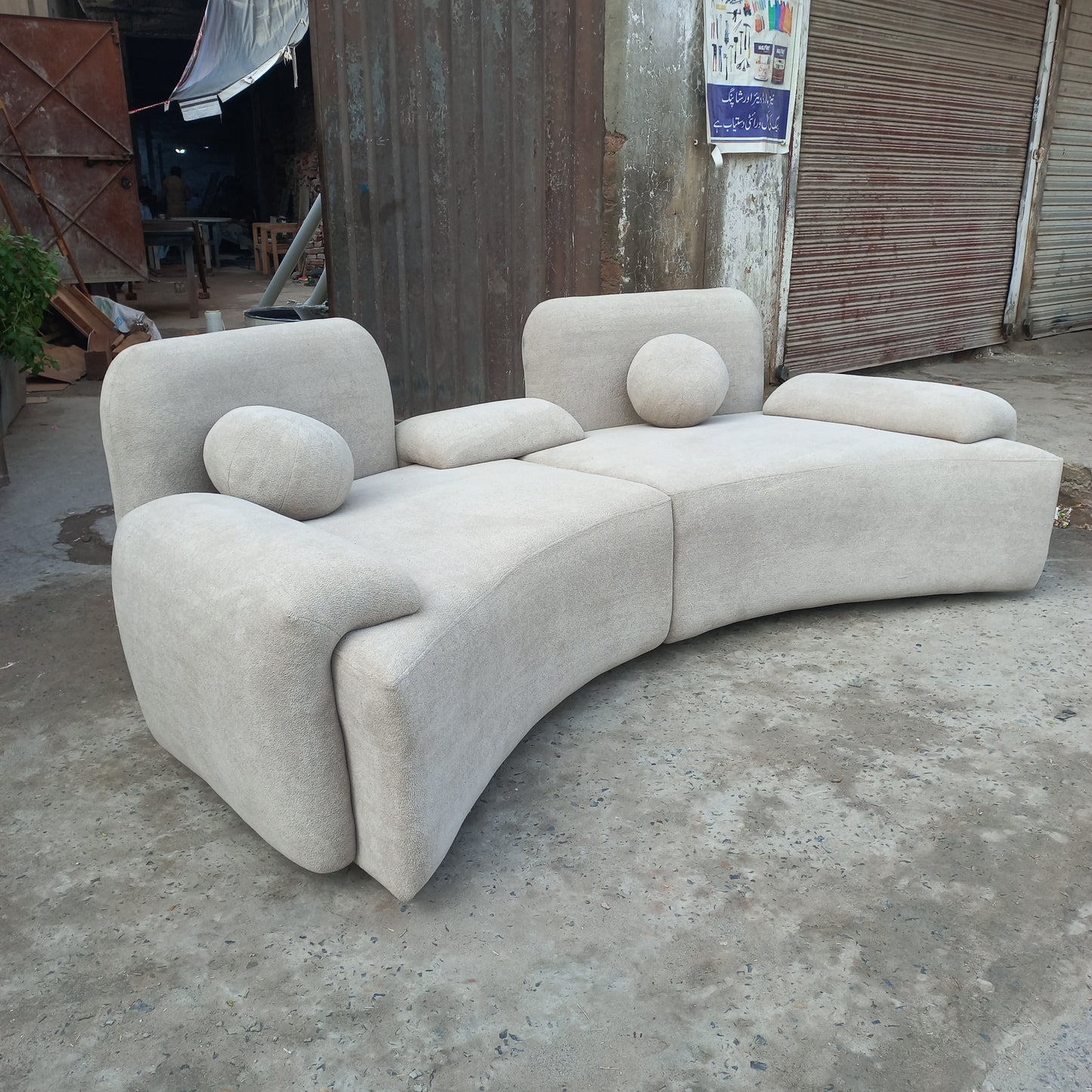 4 seater partition sofa with round cushion ( axefurniture )