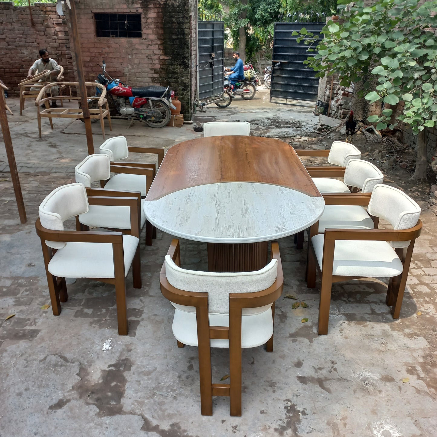 T dining set