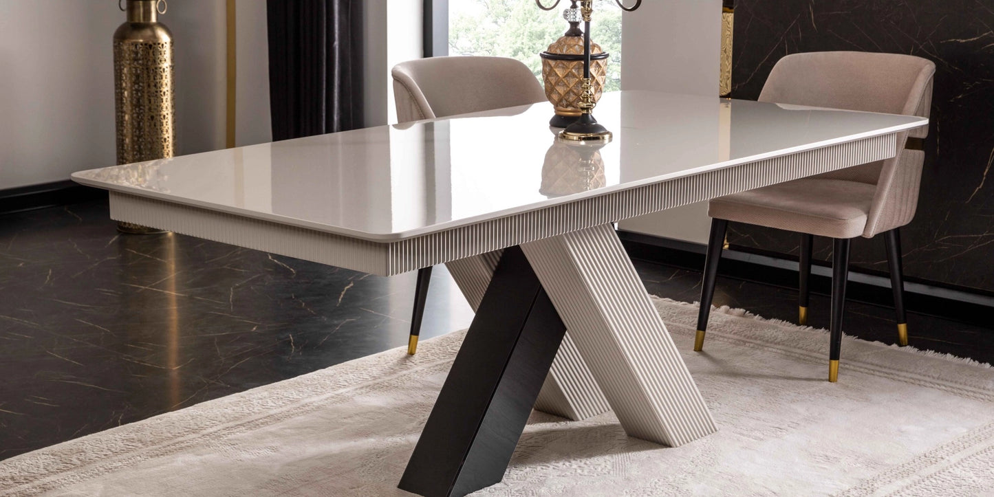Line Dining Set