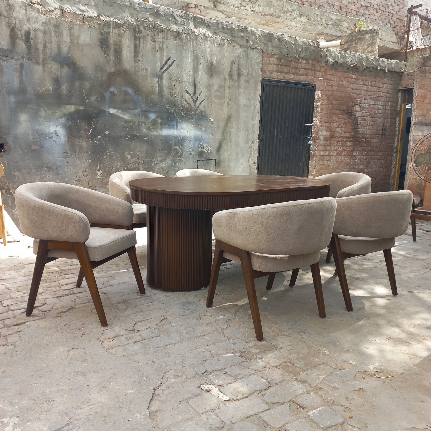 Insignia dining set