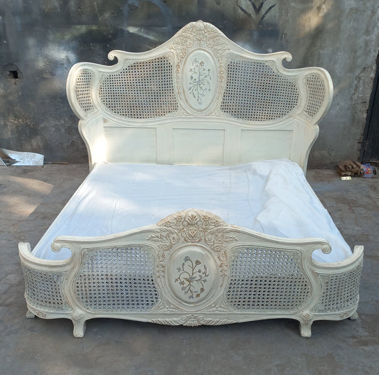 Snowy classic bed set ( bed , sides table , dressing )