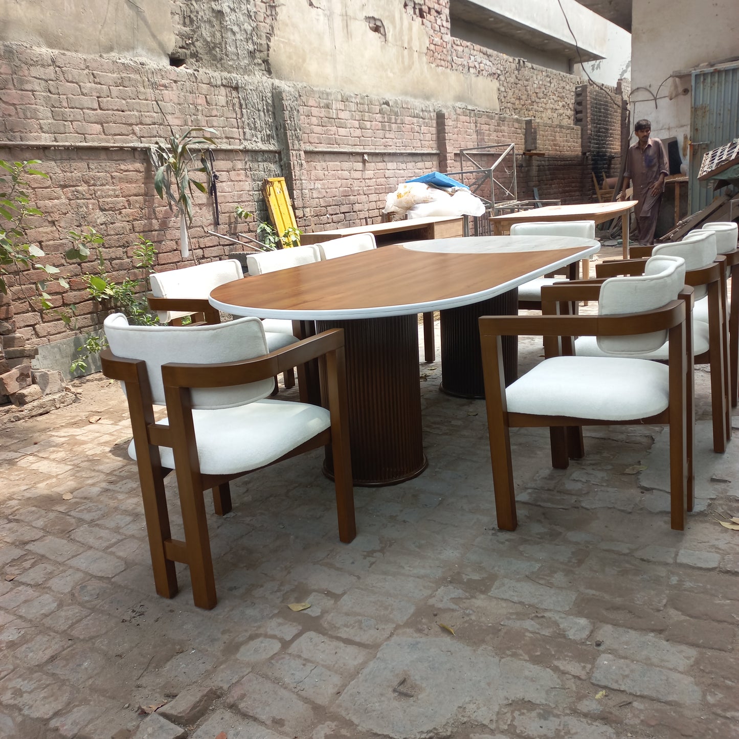 T dining set