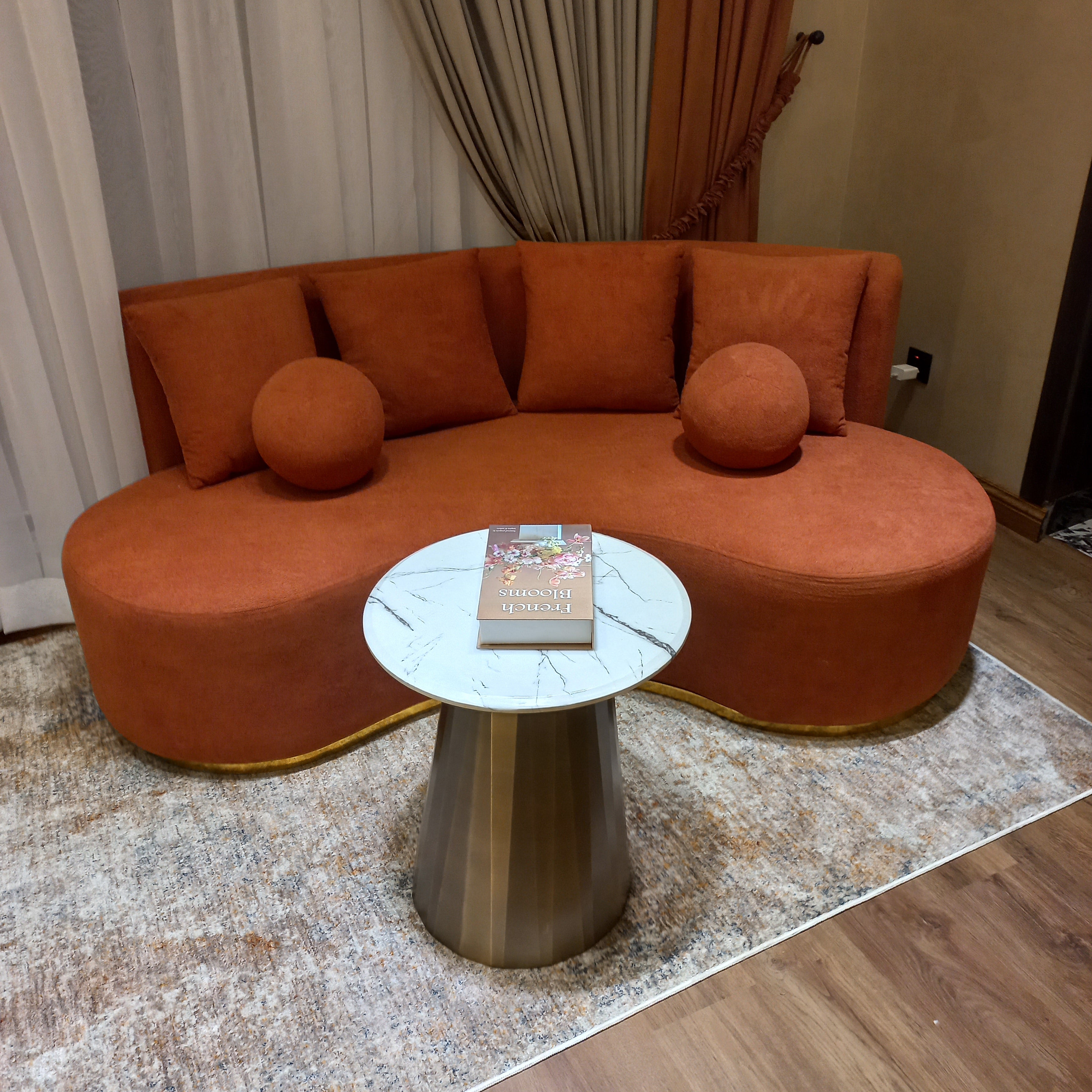 3 seater curve kidney sofa without table