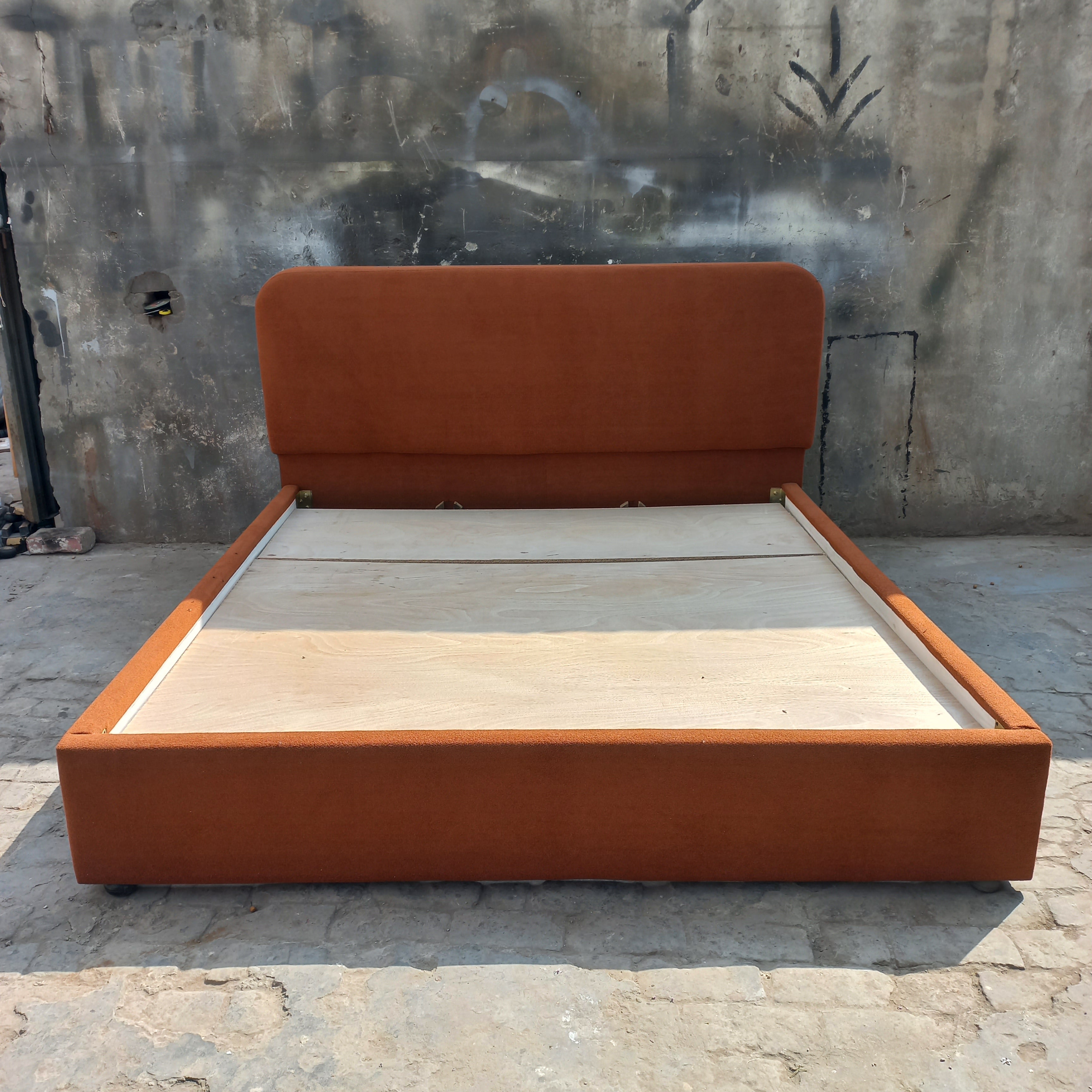 Rusty low profile bed with high density foaming