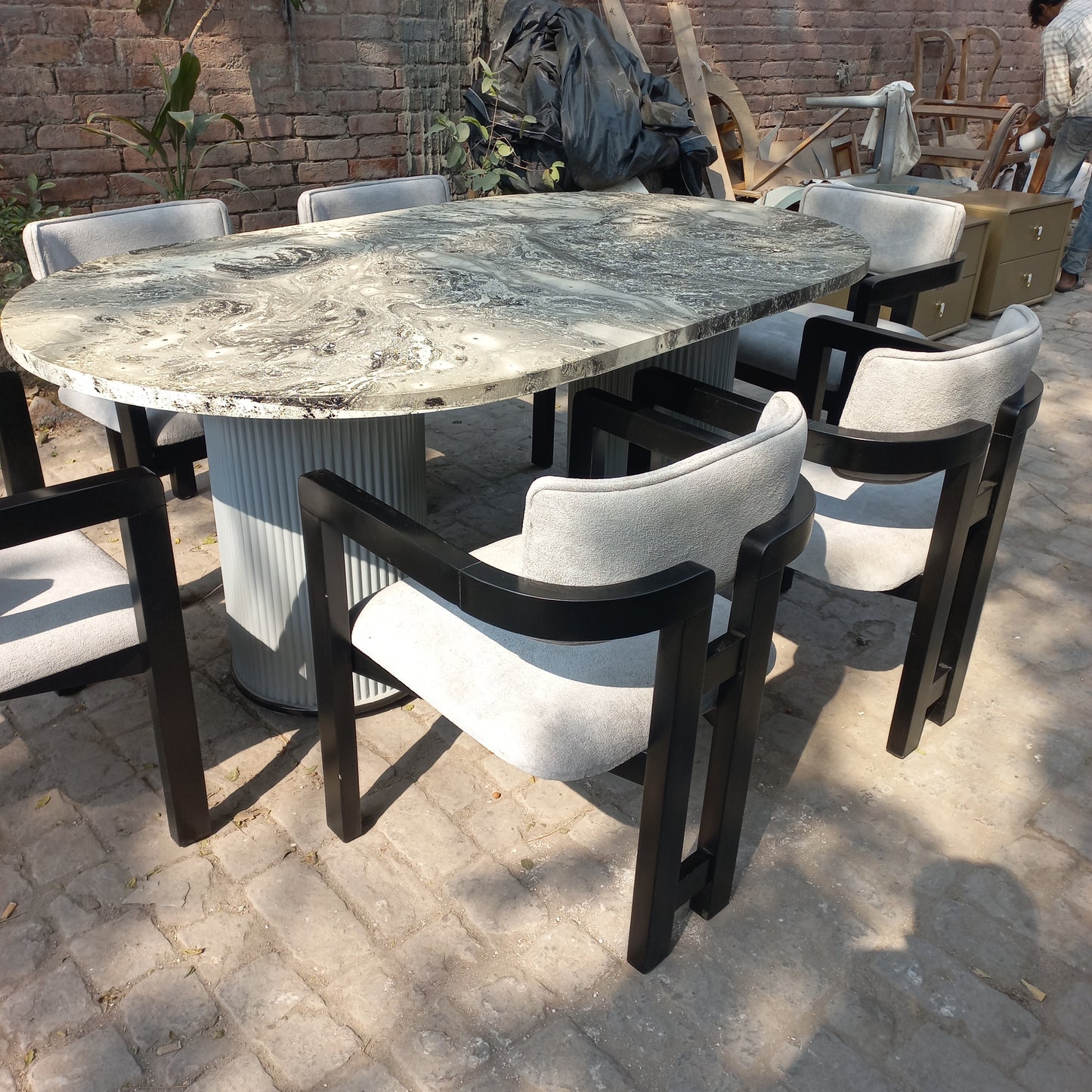 Moon dining set