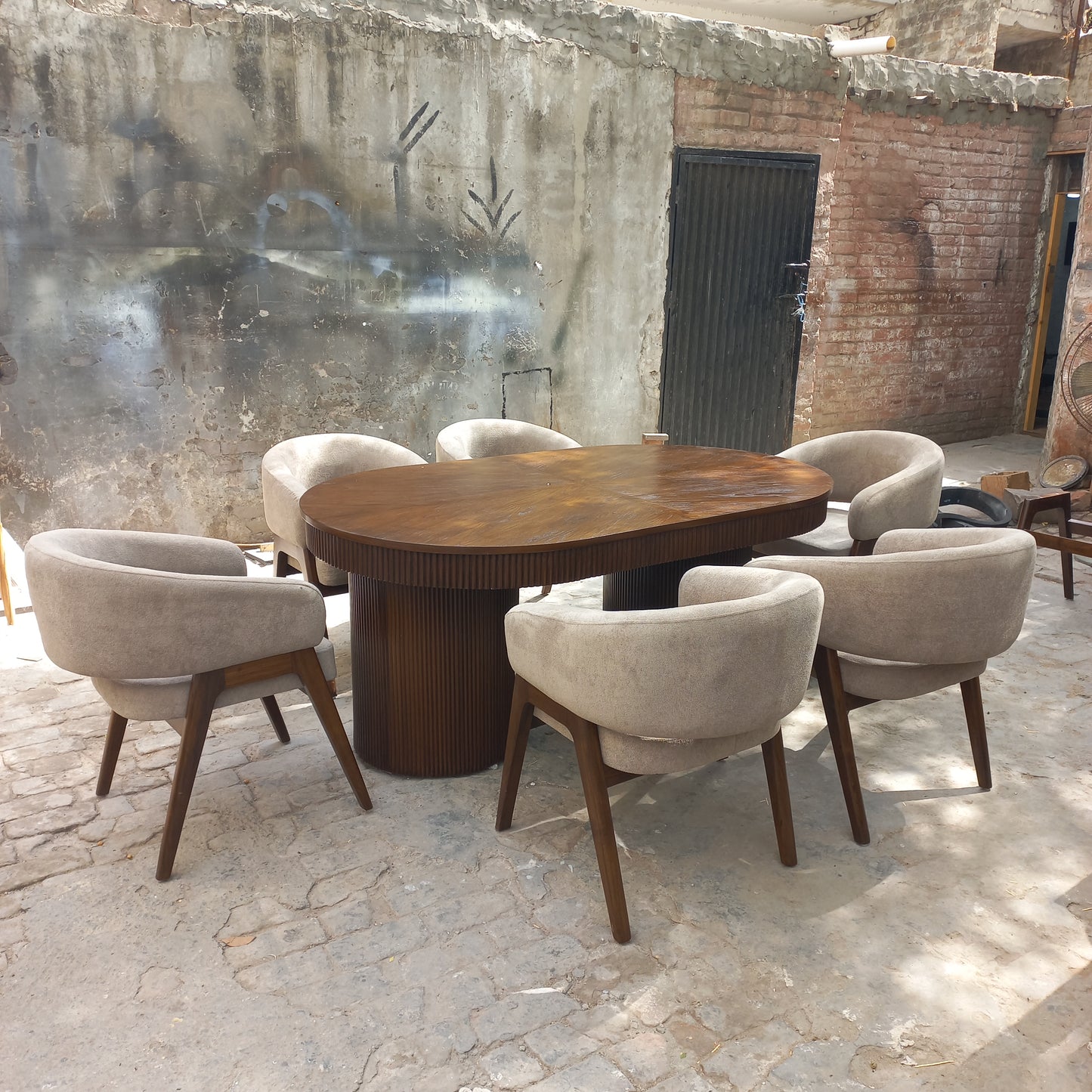 Insignia dining set
