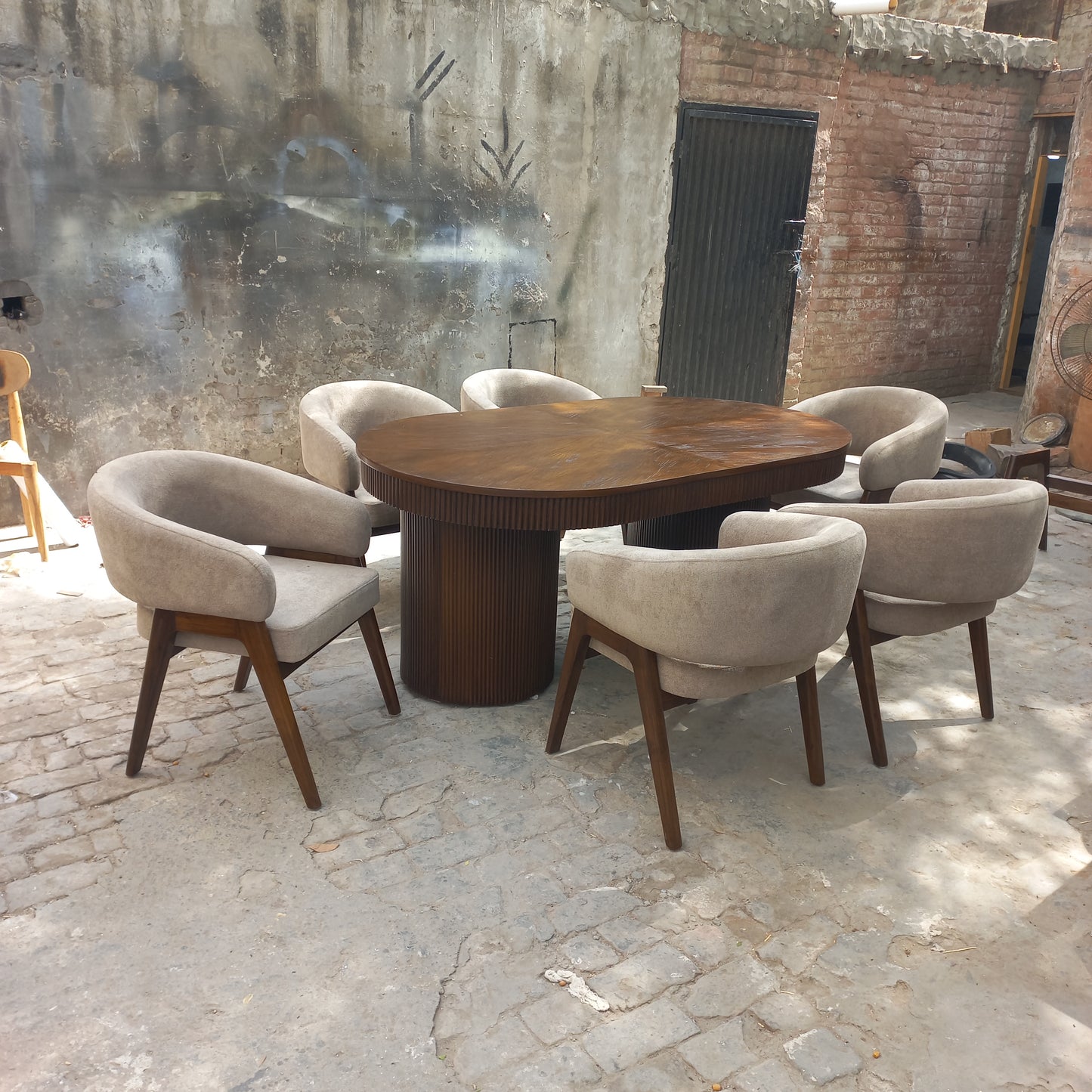 Insignia dining set